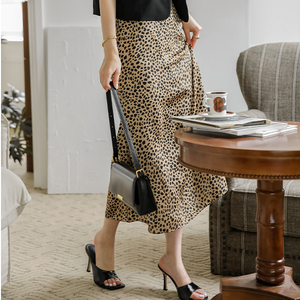 Leopard Patterns Satin Long Skirt