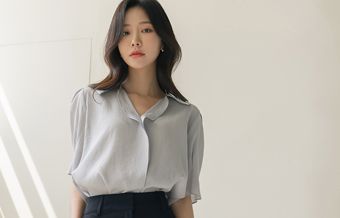 쉬즈 Romantic Ruffle Point Collar Blouse