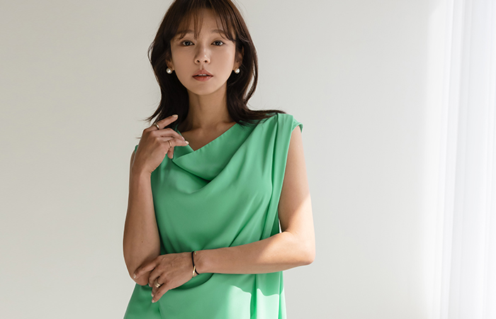 Elegance 드레이프넥 Point Sleeveless shirts Blouse