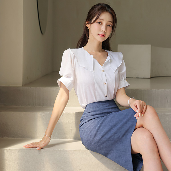 Ruffle Flat Collar Gold Button Blouse