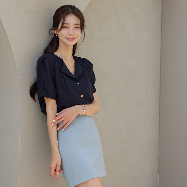 Romantic heart Gold Button Puff Blouse