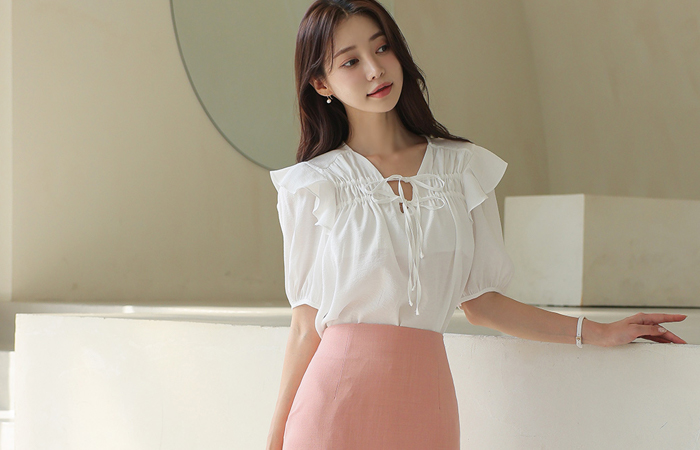 Lovely Shirring Double Ribbon Point Blouse