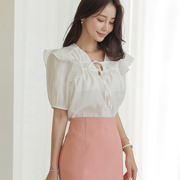 Lovely Shirring Double Ribbon Point Blouse