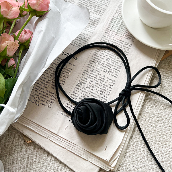 Romantic Rose Choker Necklace