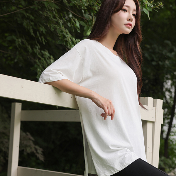 Daily layered Side Deep Center Front Vent T-shirt