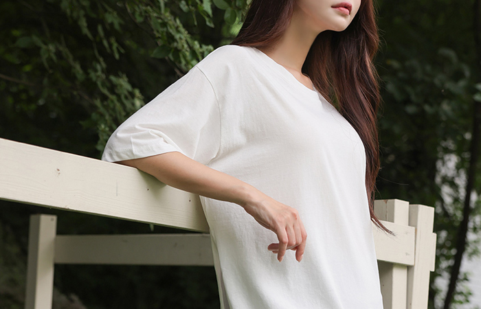 Daily layered Side Deep Center Front Vent T-shirt