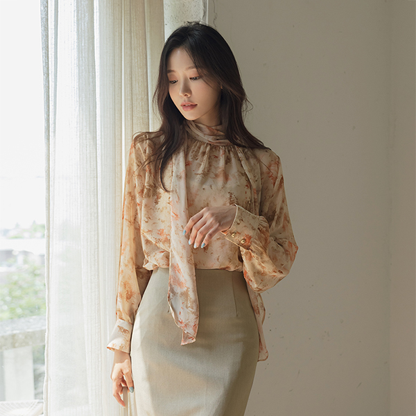 로지아 Mood Printing Chiffon Tie Blouse