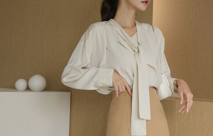 Skily Drape Tie Neck Blouse