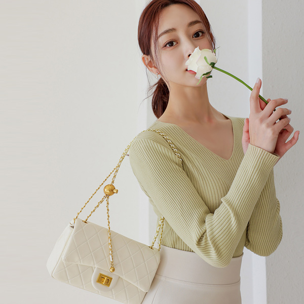 Macaron VNeck Corduroy Soft Knit T-shirt