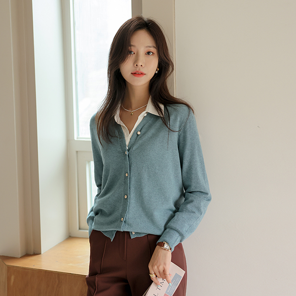 Color Point Soft V-neck Knit Cardigan