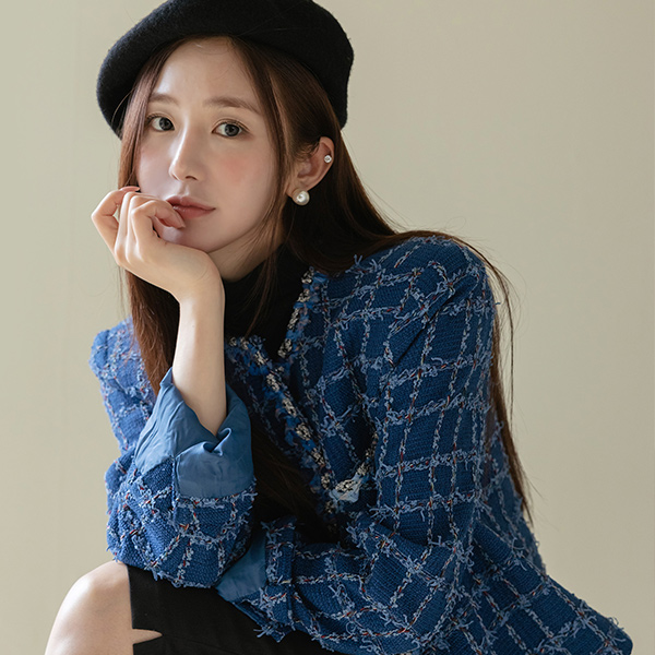 Coco Tweed Sleeves Center Front Vent Point Jacket