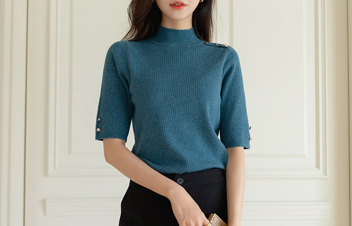 Gold Button Point Corduroy Half-Neck Knit