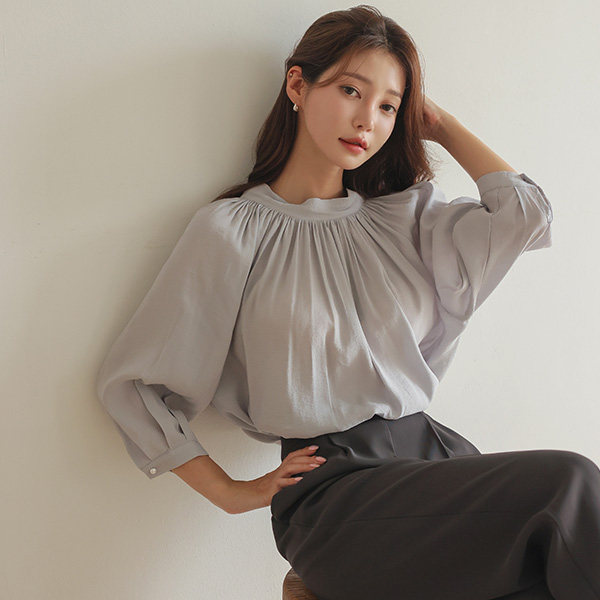 Volume Shirring Neck Back Ribbon Ragran Blouse