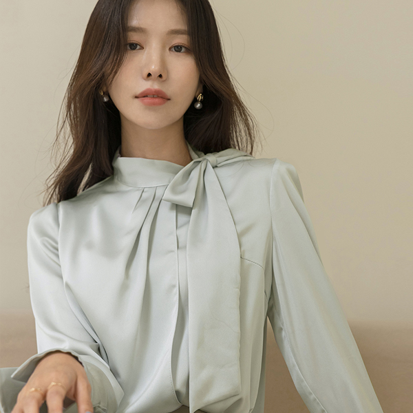 Neck Ribbon Skily Glossy Blouse