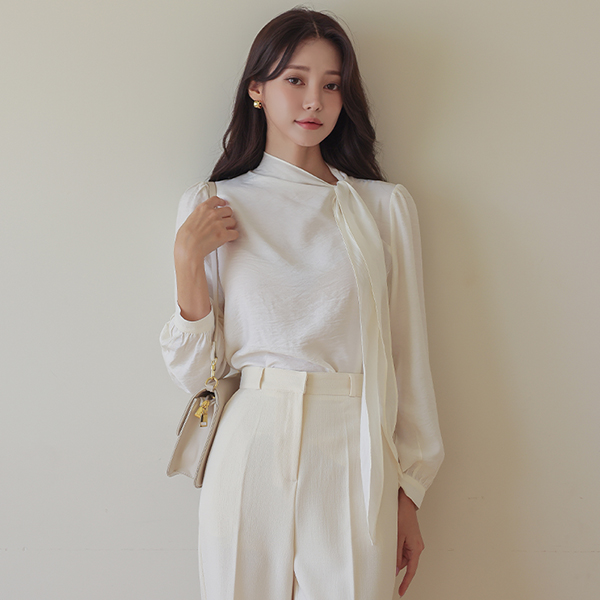 Half-Neck Side Ribbon Tie Blouse