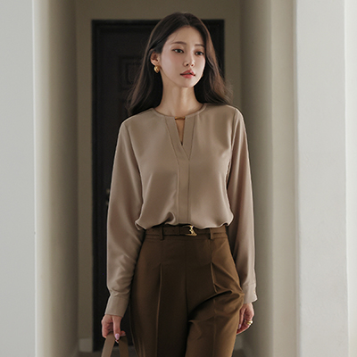 V Center Front Vent Gold Blouse