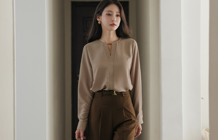 V Center Front Vent Gold Blouse