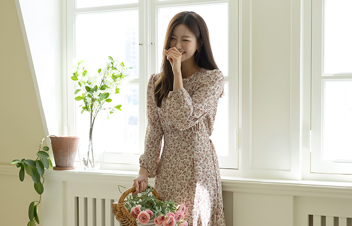 Romantic Flower Patterns Shirring Back Ribbon Dress