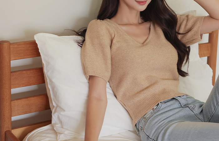 Cozy V-neck Puff Sleeves Short-sleeve Knit