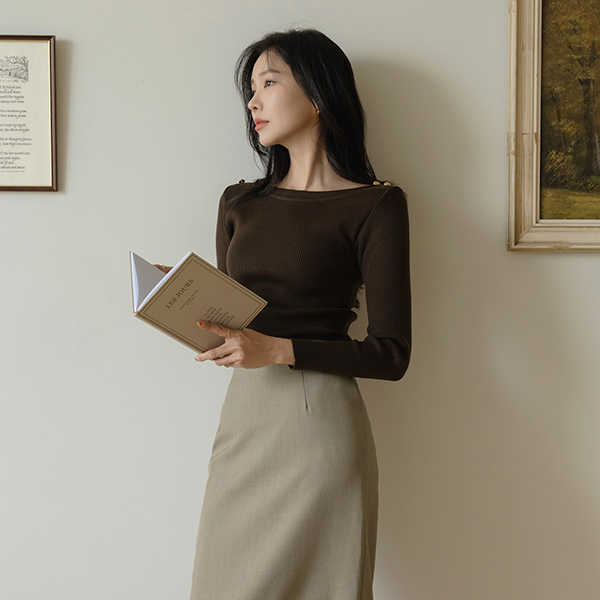 Shoulder Gold Button Point Lip-Neck Knit