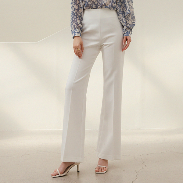 Must 잇 Simple Long-legged Boot-Cut Slacks