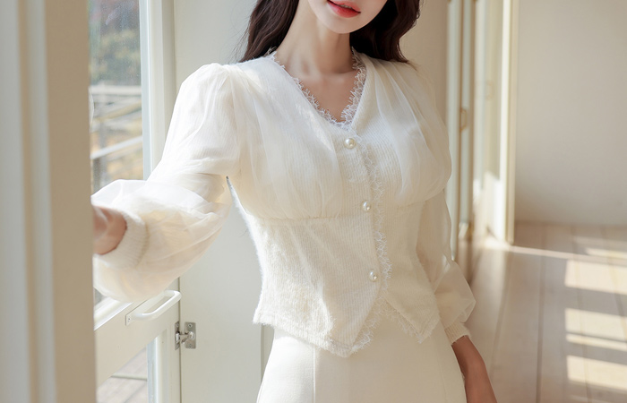 Organza Lace Trimming Knit Blouse