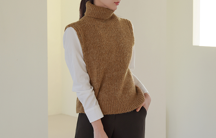 Cozy Wool Alpaca Turtleneck Knit Vest