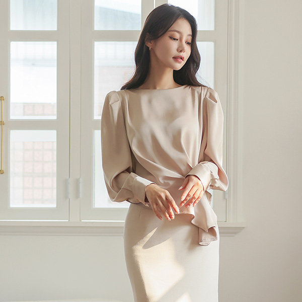 Satin Shoulder Puff Side Unbalance Blouse