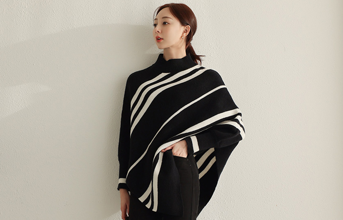 Diagonal Stripe Cape Turtleneck Knit T-shirt