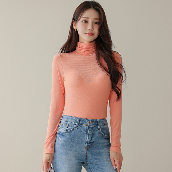Candy Turtleneck T-shirt