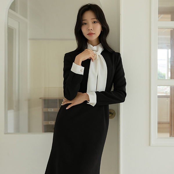 Classic Tie Neck Brooch (Set) Dress