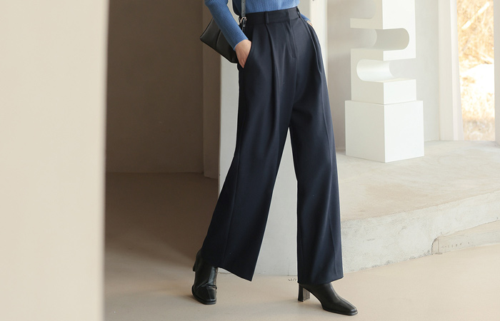 Matte overfit Wide Pintuck Fleece Slacks