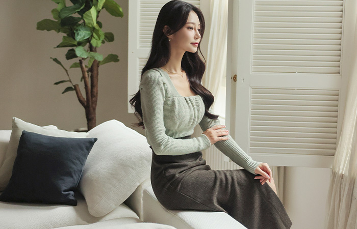 fluffy Deep Square Neck Shirring Puff Sleeves Unbalance Knit