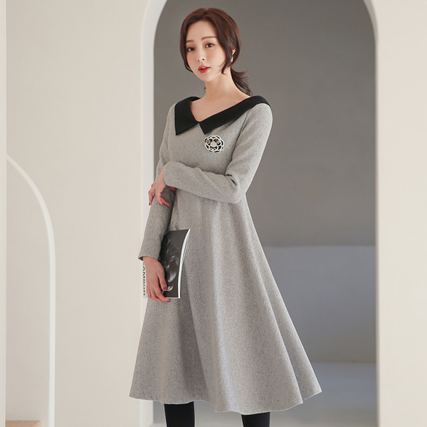 Flat Collar Color Combination Deep V-neck Flared Dress