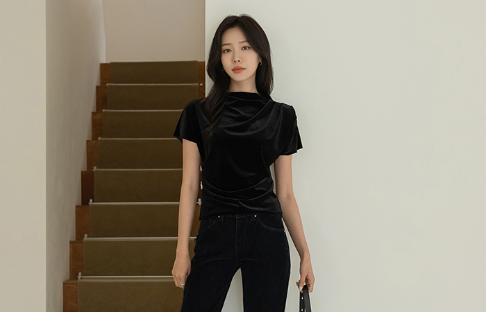 Shirring Velvet Semi- Crop T-shirt