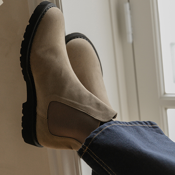 Daily Suede Chelsea Boots