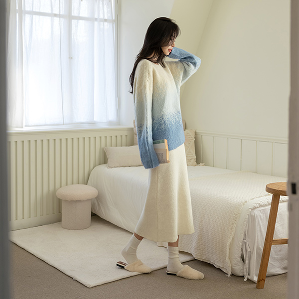 Snow slender Boat Neck Soft loose fit Wool Knit