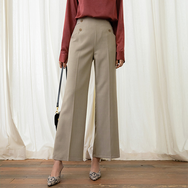 Button Point Classic Mood Back Banding Slacks