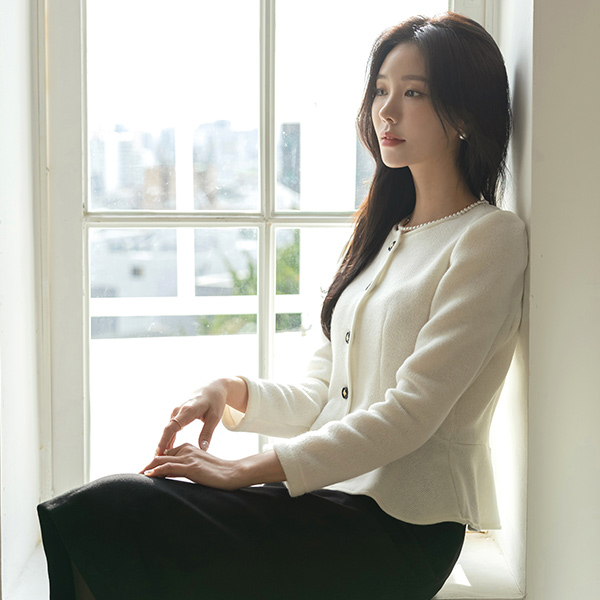 Cozy Napping Peplum Line Blouse Knit