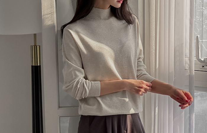 Soft Silver Twinkle Half-Neck Knit