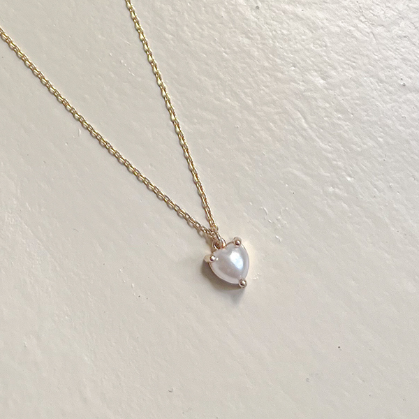 Simple Gold Line Pearl Necklace