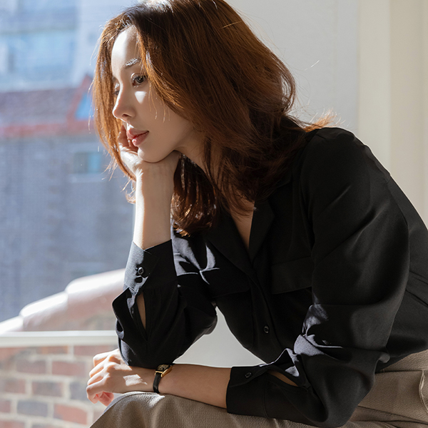 Daily Official Two-Pocket Blouse