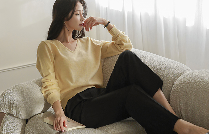 Basic Fine Wool Cashmere V-neck Knit