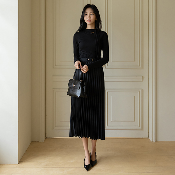 Gold Buckle Pleats Long Back Banding Skirt