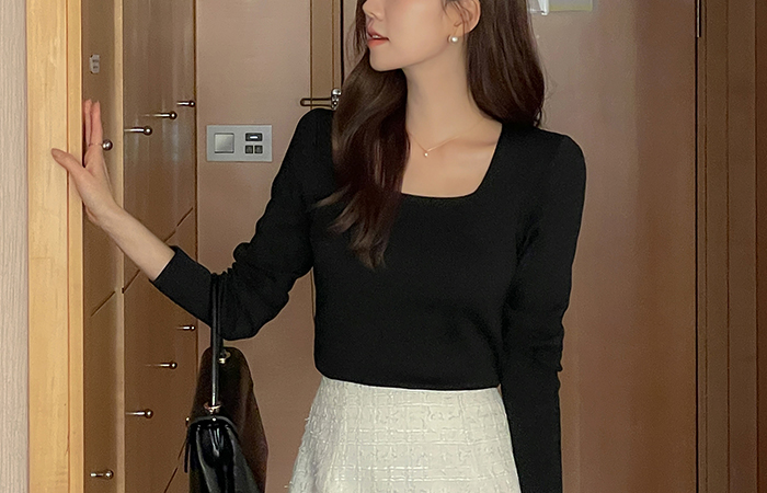 minimal slender Square Neck Basic Knit