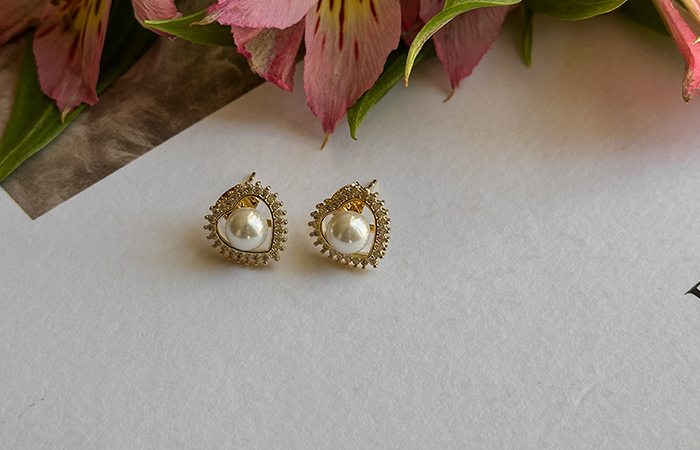 Romantic Gold heart Shape Pearl Earring