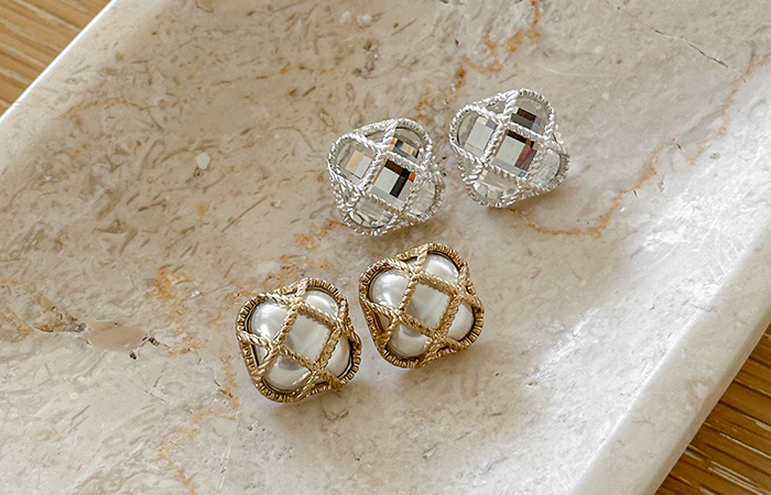 Luxury Square Waffle Lining Earring