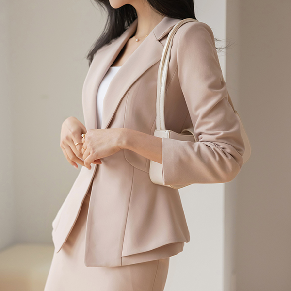 핏보장 Slim Line Set-up Peplum Jacket