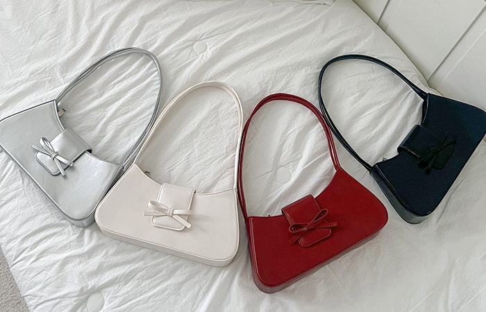 Vivid Ribbon Point Handbag