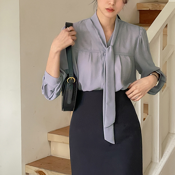 Spring Color Simple V-neck Tie Blouse